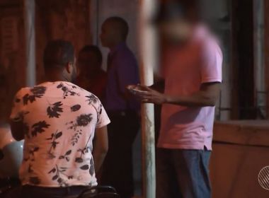 Salvador: Homem é flagrado vendendo licença de ambulantes para trabalhar no carnaval 