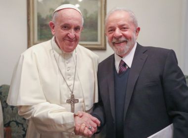 Lula se encontra com Papa no Vaticano e diz que tema foi 'mundo mais justo e fraterno'