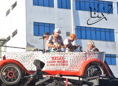 Sobre réplica da fobica, Irmãos Macedo comemoram 70 anos do trio elétrico