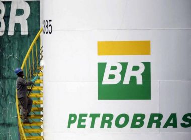 Com greve, Petrobras se prepara para importar combustível