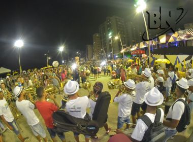 Tradicionais fanfarras animam foliões na Barra em último dia de pré-carnaval