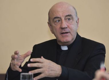 Arquidiocese de Salvador recomenda omissão do 'abraço da paz' para evitar coronavírus