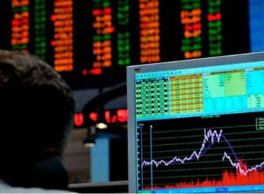 Ibovespa e bolsas europeias operam em alta após perdas; dólar cai 1%