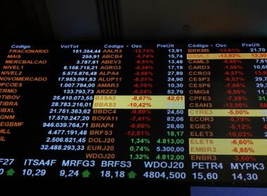 Após começar semana em queda, Bovespa tem alta de 4,85%; dólar cai para R$ 4,99