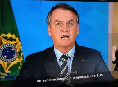 Bolsonaro volta a chamar coronavírus de 'gripezinha' e atribui à imprensa 'histeria'