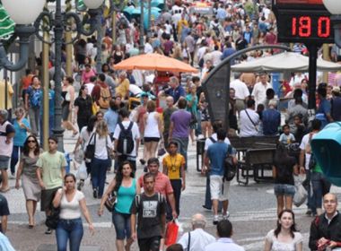 Após pronunciamento de Bolsonaro, governos de MT, RO e SC reabrem comércio 