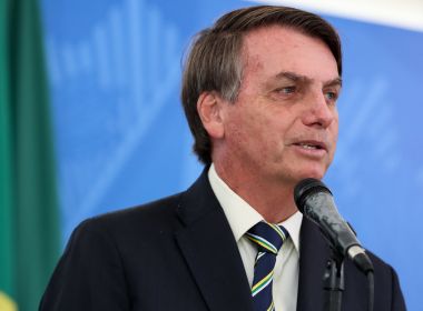 Bolsonaro questiona número de mortos por Covid-19 e fala em fraude para 'uso político'
