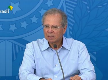 Paulo Guedes defende congelar salários do setor público por dois anos