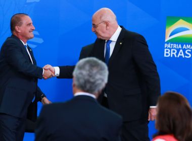 Flagrados em diálogo, Onyx e Osmar Terra voltam a confabular saída de Mandetta