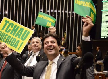 Voltas que o mundo dá: Em 16 de abril de 2016, Mandetta escrevia 'Tchau, querida' para Dilma