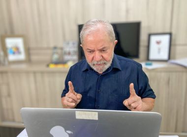 Lula diz a jornal inglês que Bolsonaro está 'levando brasileiros ao matadouro'