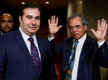 Rodrigo Maia e Paulo Guedes deixam de se falar em meio à pandemia, diz coluna