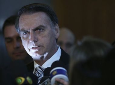 Bolsonaro oferece cargos ao Centrão para manter base no Congresso, diz jornal