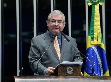 Bolsonaro tenta se blindar de impeachment com reuniões, diz Coronel