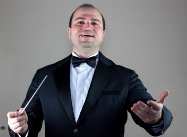 Demitido por Regina Duarte, maestro é reconduzido para a presidência da Funarte