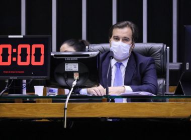 Rodrigo Maia descarta retorno das atividades presenciais na Câmara