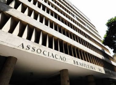 Associação Brasileira de Imprensa protocola pedido de impeachment de Bolsonaro