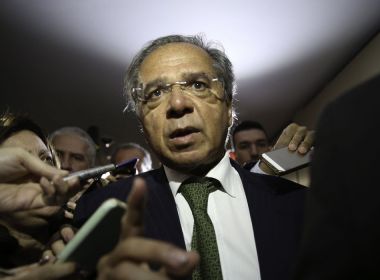 Paulo Guedes ameaça se demitir caso governo divida Ministério da Economia em dois