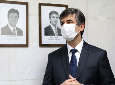 Ministro da Saúde interino convida Nelson Teich para ser conselheiro da pasta