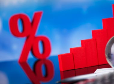 Como investir com queda da taxa selic para 2,25% ao ano