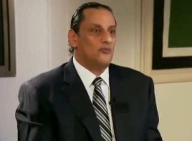 Avanços do caso Queiroz levantam suspeita de relação de Wassef com miliciano, diz coluna