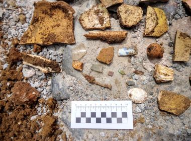 Arqueólogos encontram acervo do século XIX no bairro do Santo Antônio, em Salvador