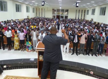 Polícia de Angola faz ações de buscas e apreensão contra pastores da Igreja Universal