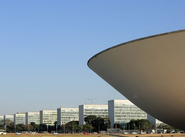 Governo Bolsonaro tem um Ministério sem militares ocupando cargos e outro com 56 deles