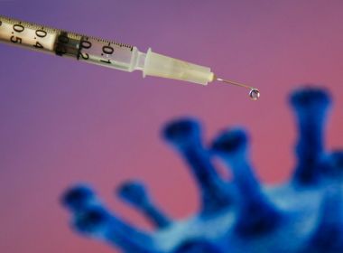 Rússia diz que terá vacina aprovada contra Covid-19 em duas semanas