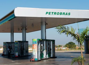 Petrobras reduz em 4% preço da gasolina nas refinarias nesta sexta
