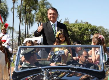 Bolsonaro exalta luta contra 'comunismo' e diz que país não 'aceitaria ser submisso'