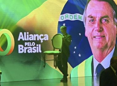 Após 10 meses, partido de Bolsonaro tem 6% de assinaturas válidas para criação