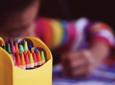 Mais de 30 mil crianças estão acolhidas em abrigos e 5 mil aptas para adoção no Brasil