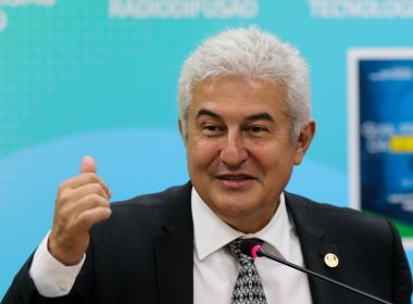 Ministro da Ciência usa compromisso oficial para driblar restrições e passar férias nos EUA