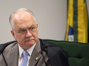 Pedido de Lula para suspender julgamento do triplex no STJ é negado por Fachin