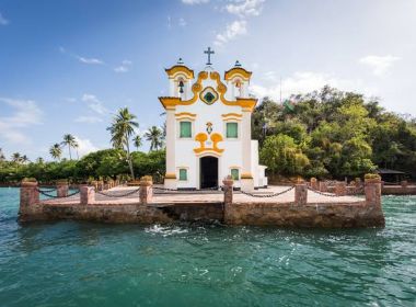Após proibição da pesca predatória, peixes xaréus fazem espetáculo na Igreja do Loreto