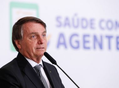Ninguém fala comigo sobre vacina e 5G sem antes falar com ministros, diz Bolsonaro