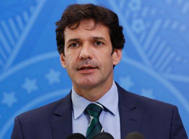 Bolsonaro demite ministro do Turismo após ataque a Luiz Eduardo Ramos no WhatsApp