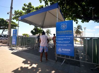 Prefeitura de Salvador inicia controle de acesso à praia do Farol da Barra 