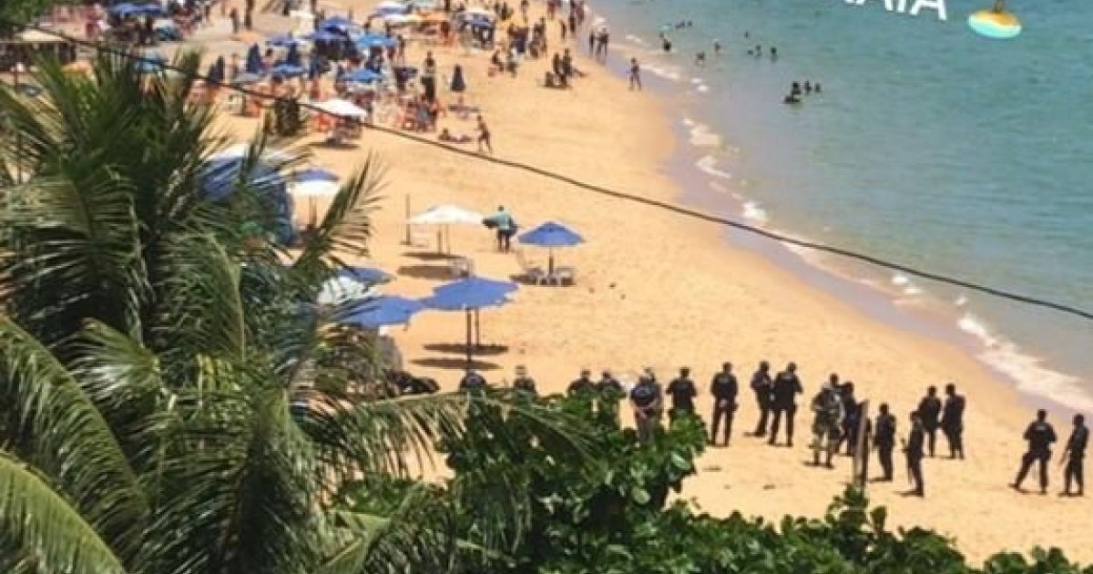 Bahia Notícias / Notícia / Guarda Municipal retira da praia da Boa Viagem  pessoas que descumpriam decreto municipal - 13/12/2020