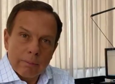 Dória volta a SP e pede desculpas por viagem a Miami em meio a restrições à Covid-19