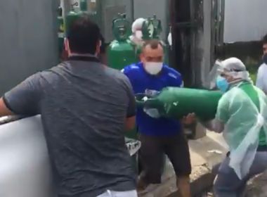 Vídeo mostra chegada de oxigênio e desespero de parentes de pacientes de Covid em Manaus