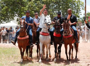 Na Bahia, Bolsonaro diz que não vai permitir venda de terras a estrangeiros