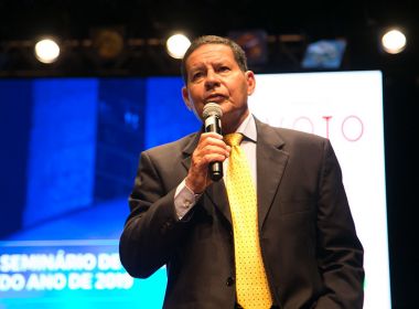 Mourão diz que demitirá assessor que teria procurado deputados em seu nome