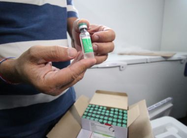 Bahia autoriza municípios a vacinarem idosos acima de 90 anos a partir de segunda-feira
