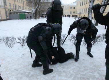 Rússia prende mais de 4 mil pessoas durante protestos por libertação de oposicionista