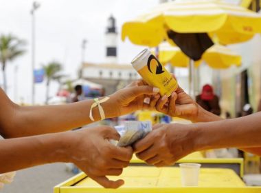 Ambev vai doar R$ 255 para ambulantes que não poderão vender cerveja no Carnaval