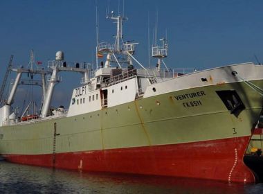 Tripulação de navio espanhol com 21 casos suspeitos de Covid pede ajuda no Porto de SSA