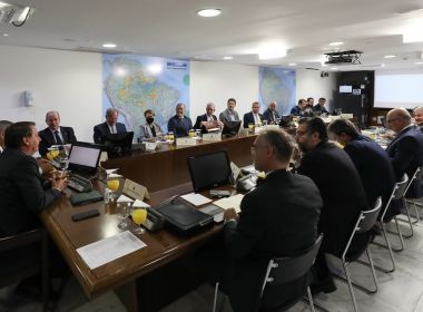 Bolsonaro exclui Mourão de reunião e vice comenta: 'Não estou incomodado'