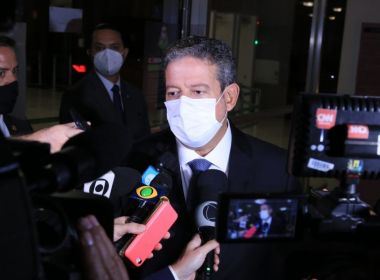 Presidente da Câmara cobra ministro da Economia sobre urgência por auxílio